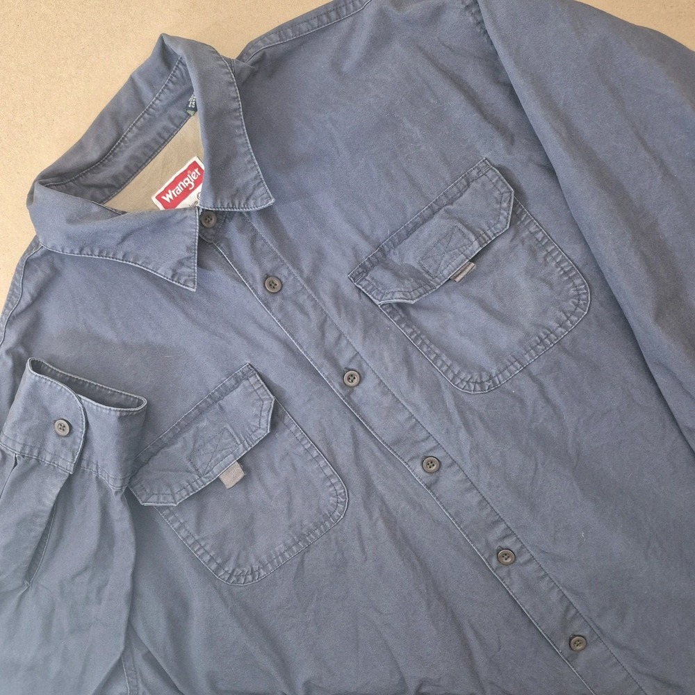 Wrangler Button Down Shirt Mens XL Navy Long Sleeve Cotton Workwear Pockets - Picture 1 of 5